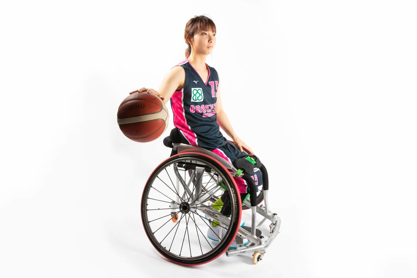 網本麻里